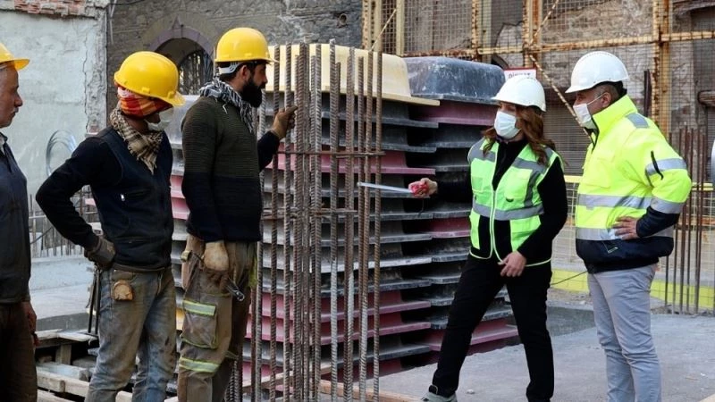 İZTO kadınlarından mesaj: “Yeryüzünün yarısıyız, biz başarırız”
