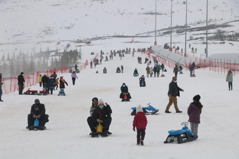 Biten kısıtlamanın tadını böyle çıkarttılar
