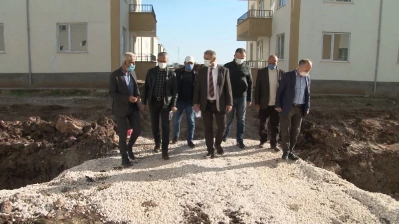 Diyarbakır’da yeni afet konutlarına içme suyu ve kanalizasyon şebekeleri döşeniyor
