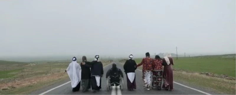 Mardin’de kadınlar gününe özel çektiği filmde şehit anneleri ve eşleri rol aldı
