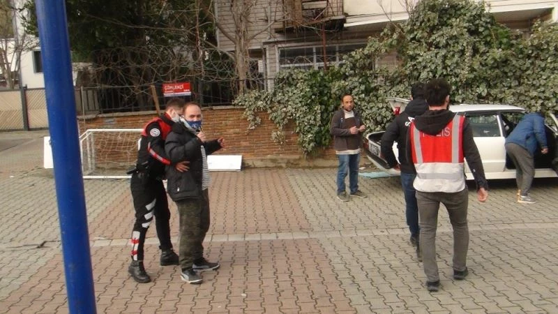 (Özel)Sarıyer’de market bahanesiyle kısıtlamayı delenlere polis, 