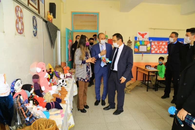 Hadim’de ilkokul öğrencilerinden “Atadan Toruna Oyuncaklar” sergisi
