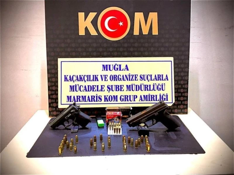 Marmaris’te ruhsatsız silah ve mermiler yakalandı
