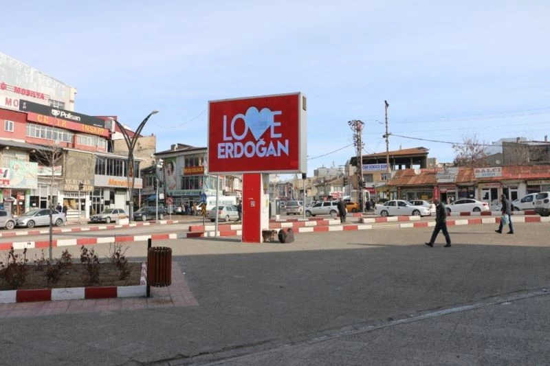 Erciş’te “Love Erdoğan” görseli
