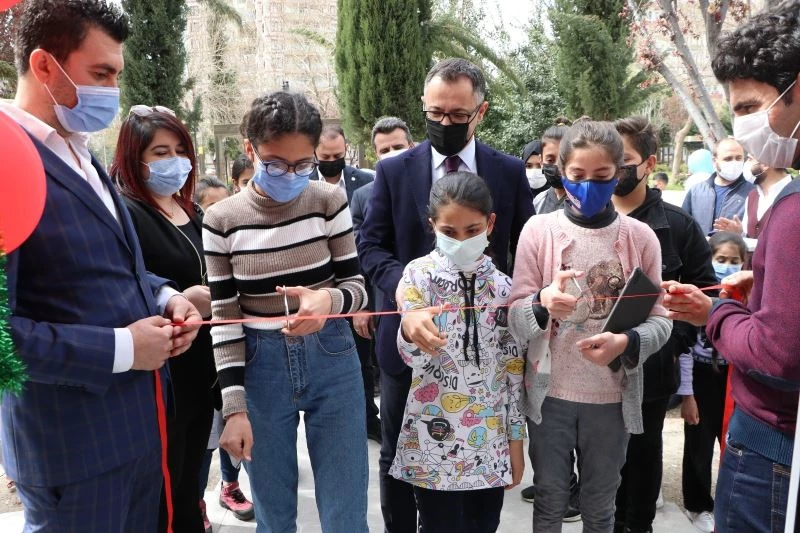 Kayapınar Belediyesi harabe yapıyı Bilgi Evine dönüştürdü
