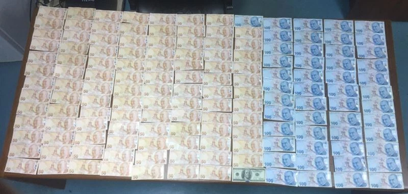 Kumar baskınında güldüren görüntü... Polisi görünce kaçacak yer aradılar
