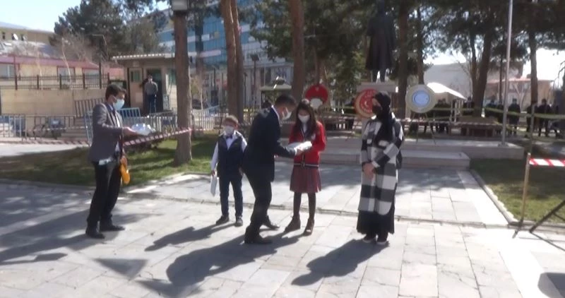 Erciş’in düşman işgalinden kurtarılışının yıldönümü coşkuyla kutlandı
