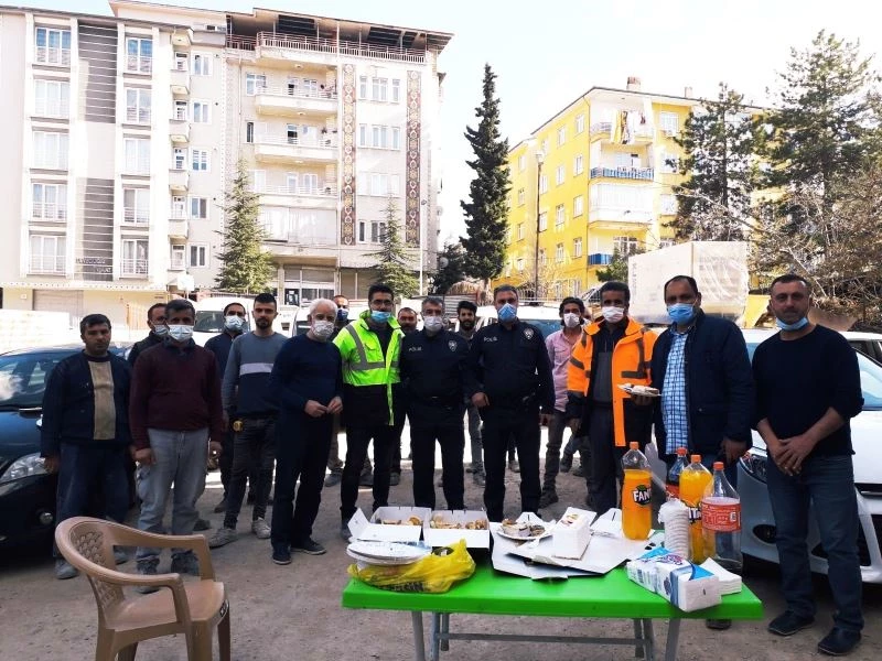 Kavga diye geldiler, sürprizle karşılaştılar
