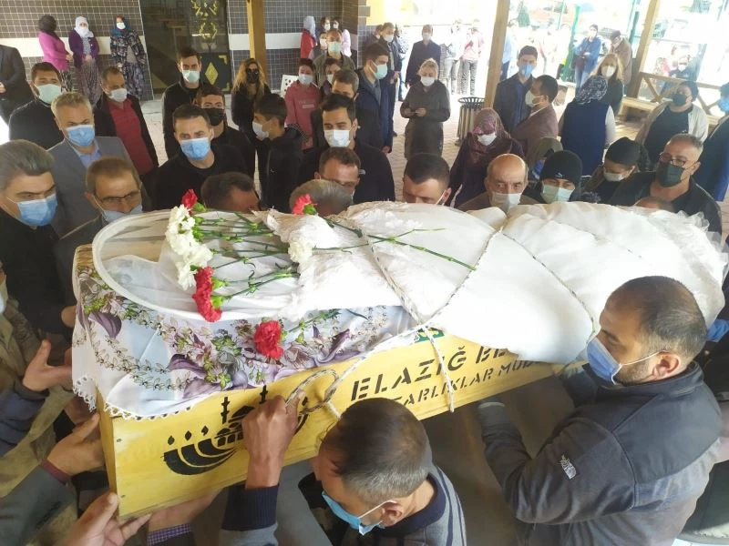 Cinayete kurban giden, Emine gelinlikli tabutu ile  son yolculuğuna uğurlandı
