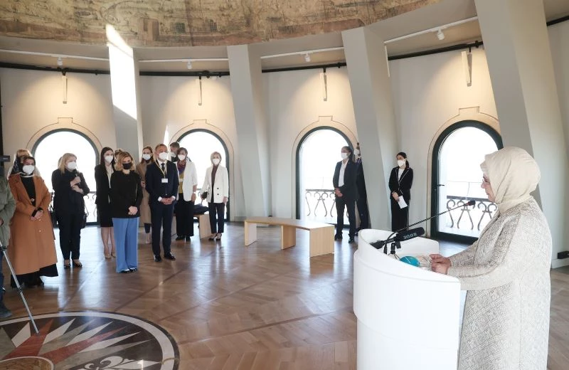Emine Erdoğan, Ukrayna Devlet Başkanı Zelenskiy’nin eşi Olena Zelenska ile Galata Kulesi’ni ziyaret etti
