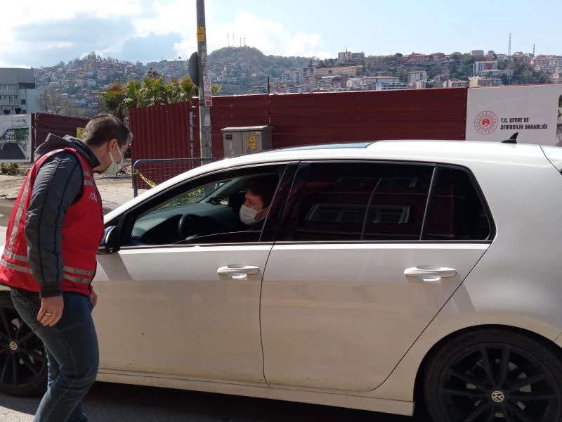 İzin belgesi olmayanlar geri gönderiliyor
