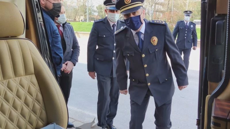 Gazetecilerden polislere, ‘Silah yüklü araç’ sürprizi
