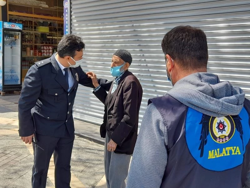 Hastalığı kısıtlamayı unutturdu, evine polis bıraktı
