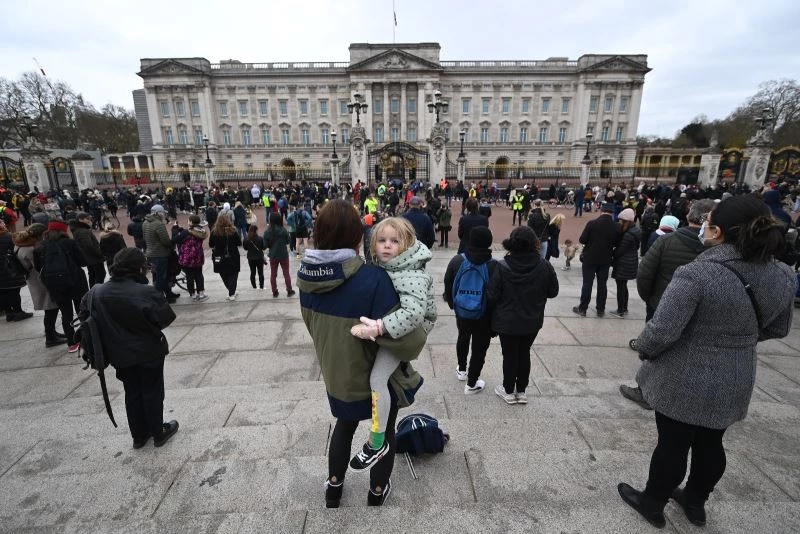 İngiltere’de Prens Philip için bayraklar yarıya indirildi
