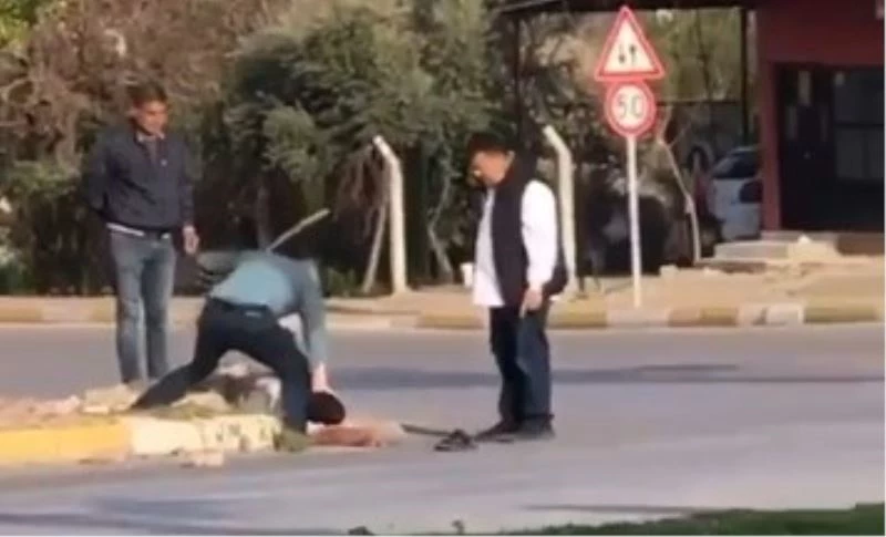 Sokak ortasında sırayla dayak cep telefonu kamerasında
