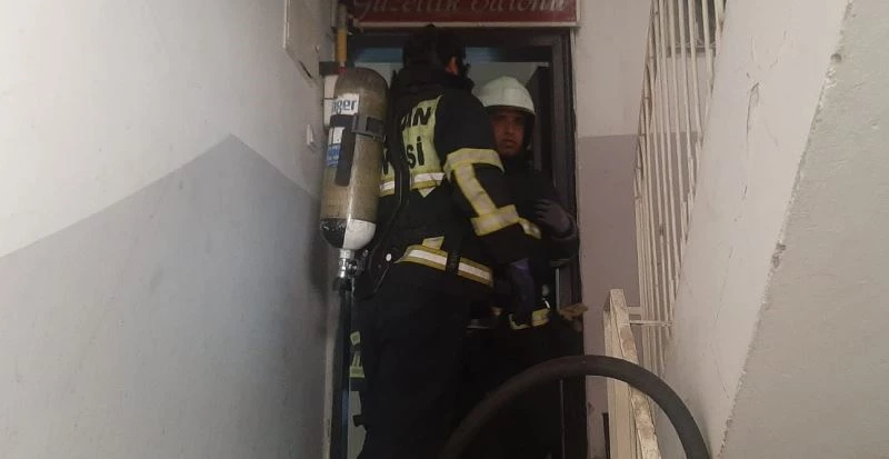 Kadın kuaföründe korkutan yangın
