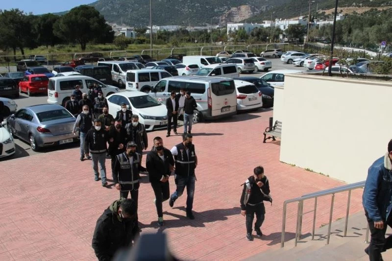 Oyuncu Mustafa Üstündağ adli kontrol şartı ile serbest bırakıldı
