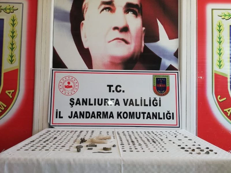 Şanlıurfa’da Roma Dönemi’ne ait 523 adet tarihi eser ele geçirildi
