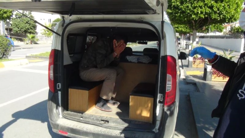 Hem yakalandı hem çaldıkları imitasyon çıktı
