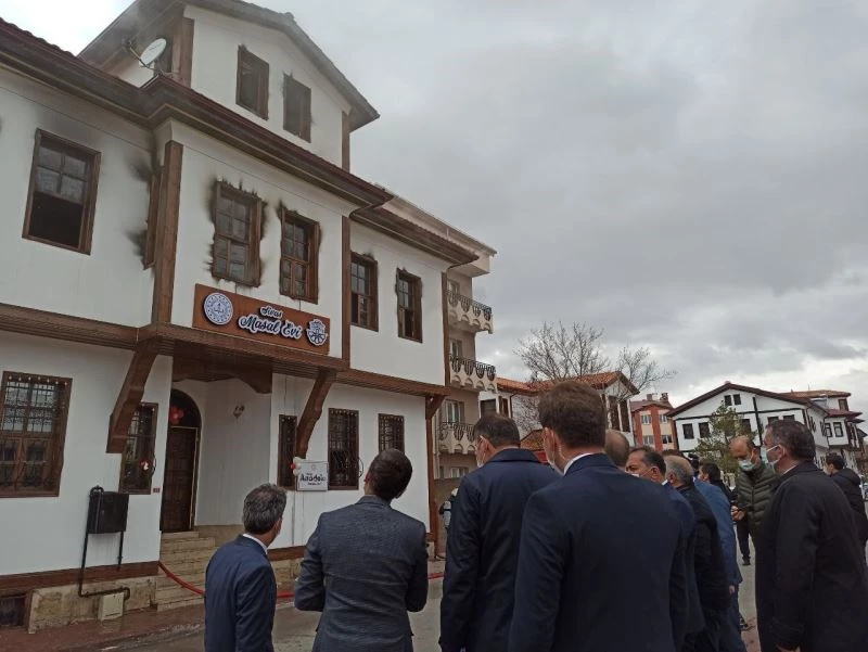 Açılışını Bakan yapmıştı, Masal konağında korkutan yangın
