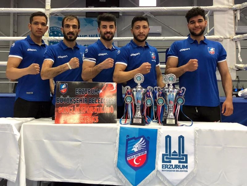 Büyükşehir’in Kıck Boks Takımı Antalya’da destan yazdı
