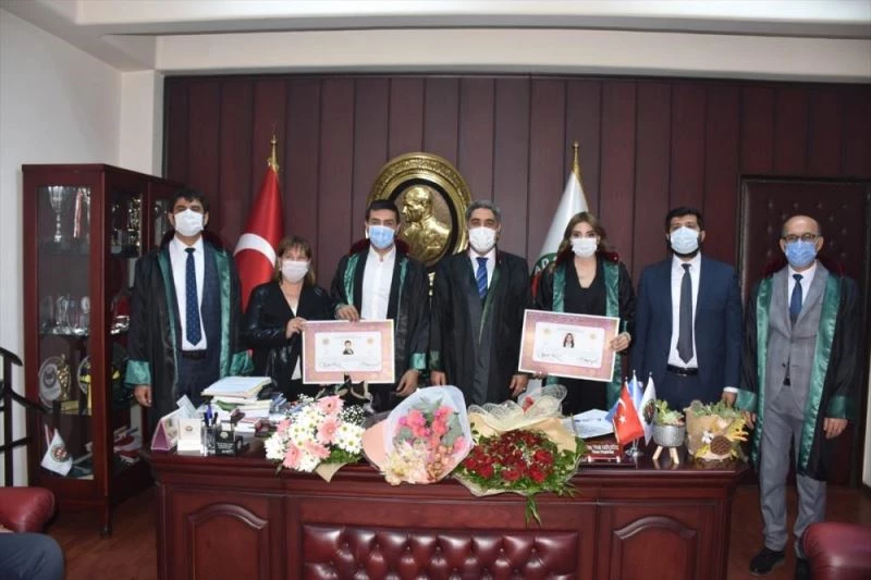 Adana Barosunda stajını tamamlayan 2 yeni avukat mesleğe başladı