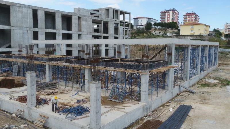 Serik Kültür Merkezi bünyesindeki düğün salonu inşaatı sürüyor
