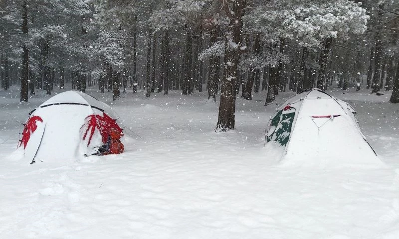 Baharda kış kampı
