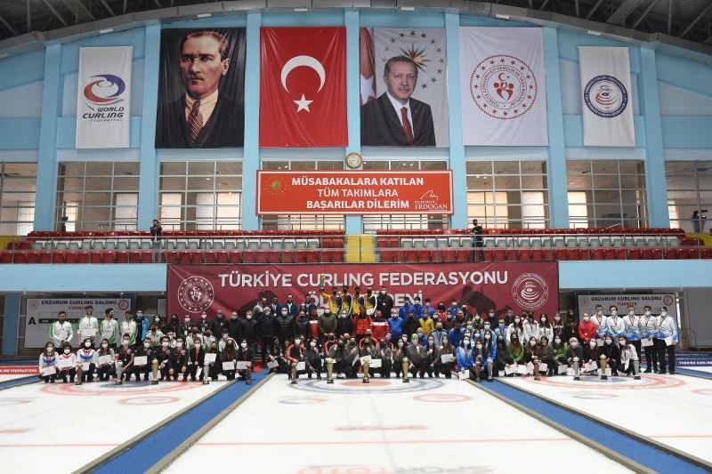 Curling Süper Lig’in şampiyonu Çelebispor ile Narmanspor oldu
