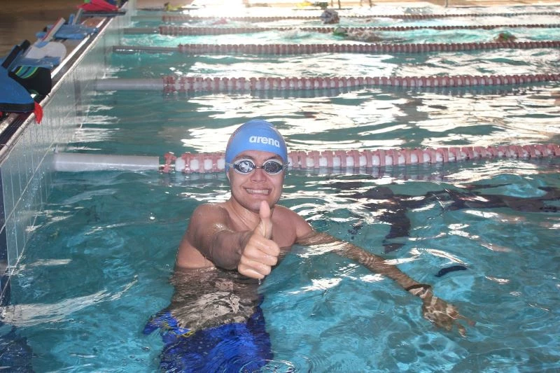 Otizmli Tuna’nın hedefi Manş Denizi’ni yüzerek geçmek
