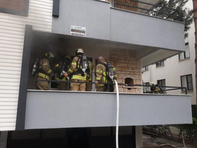 Edremit’te bacadan düşen kurumlar yangın çıkardı
