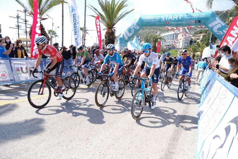 Cumhurbaşkanlığı Türkiye Bisiklet Turu Alanya-Kemer etabının startı verildi
