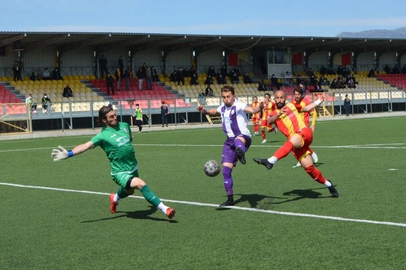 Kızılcabölükspor kendi evinde yüzü güldü
