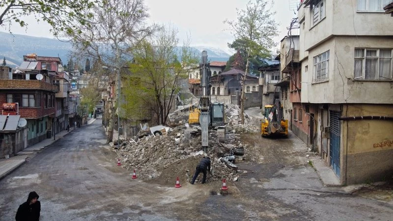 Sarayaltı yolunda yıkımlar başladı
