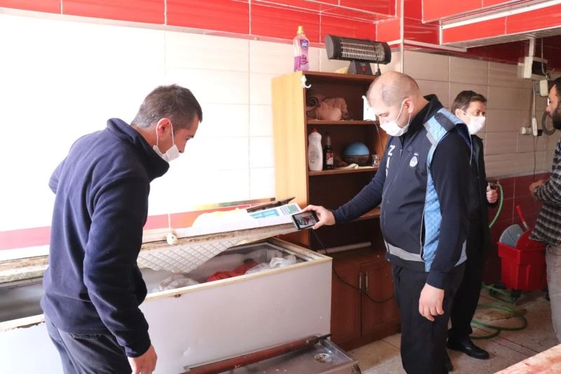 Düzce’de denetimler neticesinde kaçak kesim 750 kilo et ile 120 kilo sakatata el konuldu
