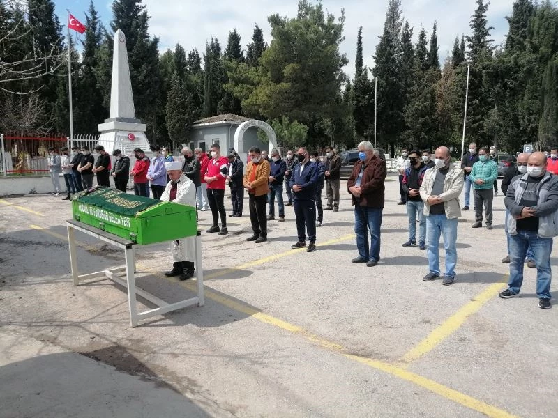 Ablası ve yeğenini alan virüsü yenip kalbine yenik düştü
