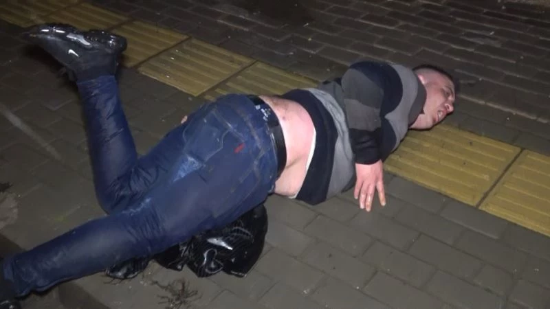 (Özel) Esnaf ve elemanını hırsız sanıp feci şekilde darp ettiler
