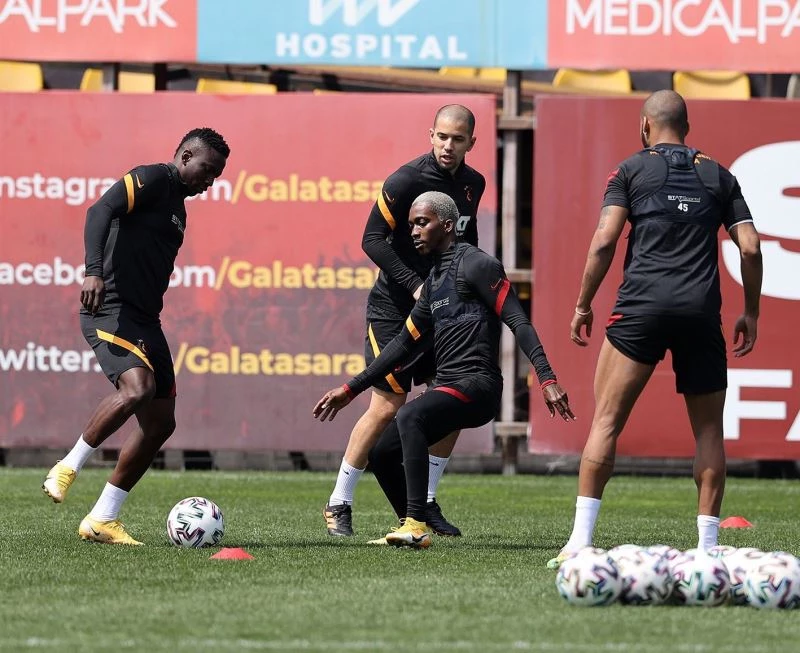 Henry Onyekuru takımla çalıştı
