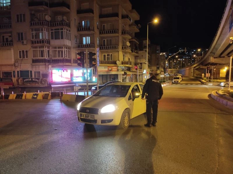 Kuşadası polisi denetimleri sıkılaştırdı
