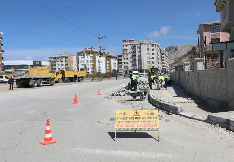 Şerefiye Caddesi’nde kavşak çalışması
