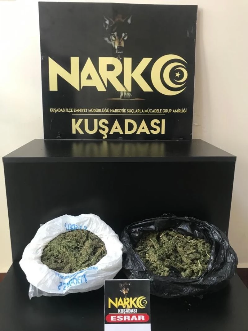 Kaçan otomobilden 1 kiloya yakın uyuşturucu çıktı
