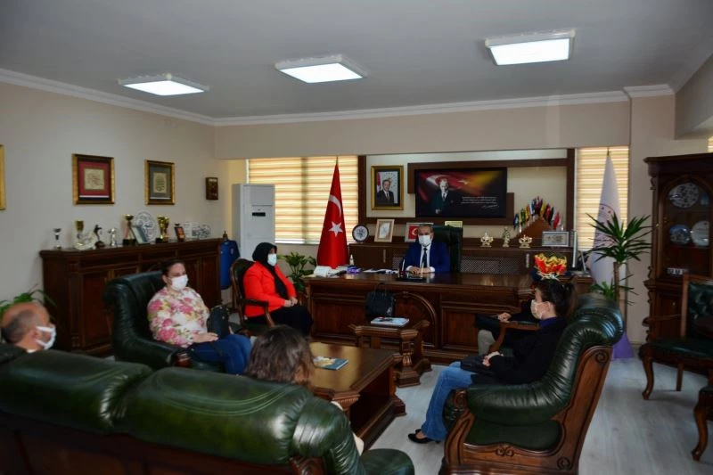 Akbaş, Anadolu Masalları Projesi hakkında bilgi aldı
