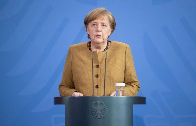 Almanya Başbakanı Merkel, AstraZeneca aşısı oldu
