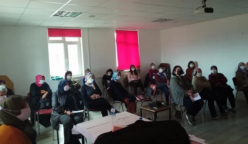 Isparta’da kadınlara kooperatifçilik eğitimi veriliyor
