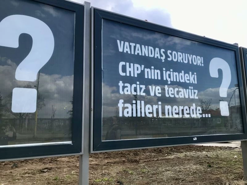 CHP’nin ‘128 milyar dolar nerede?’ Pankartına Ağrı’dan tepki geldi
