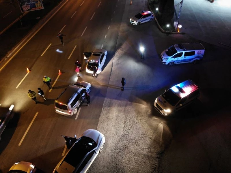 Yasağa uymayan 12 kişiye ceza yazıldı
