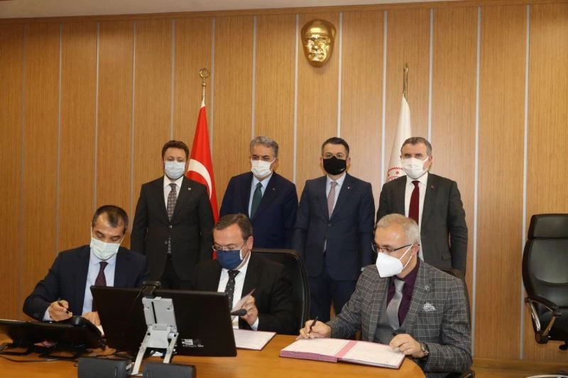 Rize’deki çay bahçelerinin rehabilitasyonu için iş birliği protokolü imzalandı
