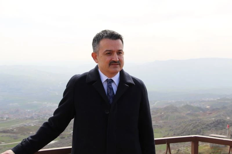 Tarım ve Orman Bakanı Pakdemirli, uçakta yaşananları anlattı
