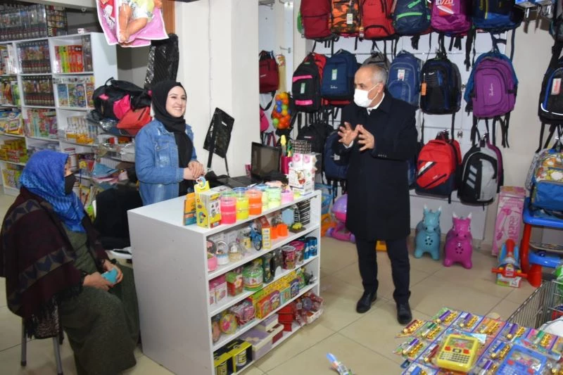 Bu ilçede bütün alışverişler ilçe esnafından yapılıyor
