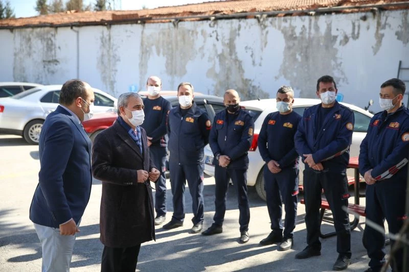 Başkan Işık, itfaiyeciler ve temizlik işçileriyle bir araya geldi
